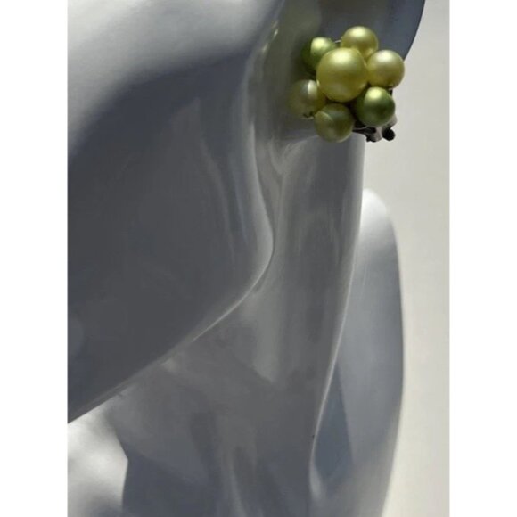 Vintage Clip On Earrings Cluster Green Leaves Round Beaded Hong Kong Soft 1" - Picture 5 of 12